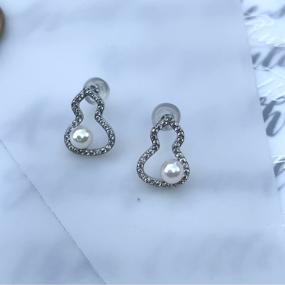 Jewelry - Elegant Silver‎ Pearl Drop Earrings Pave Crystal Openwork Gourd Design NEW